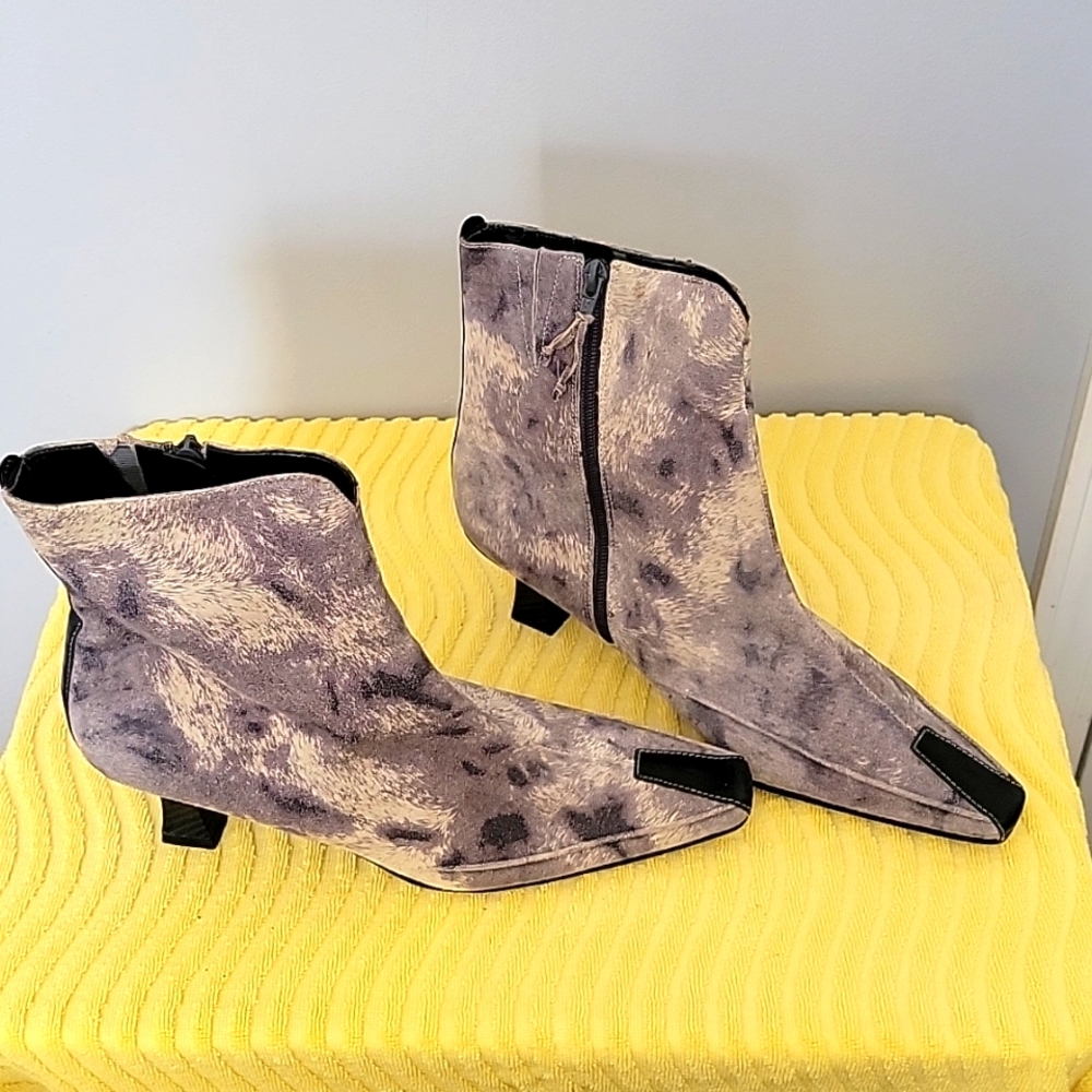 Ankle bootie